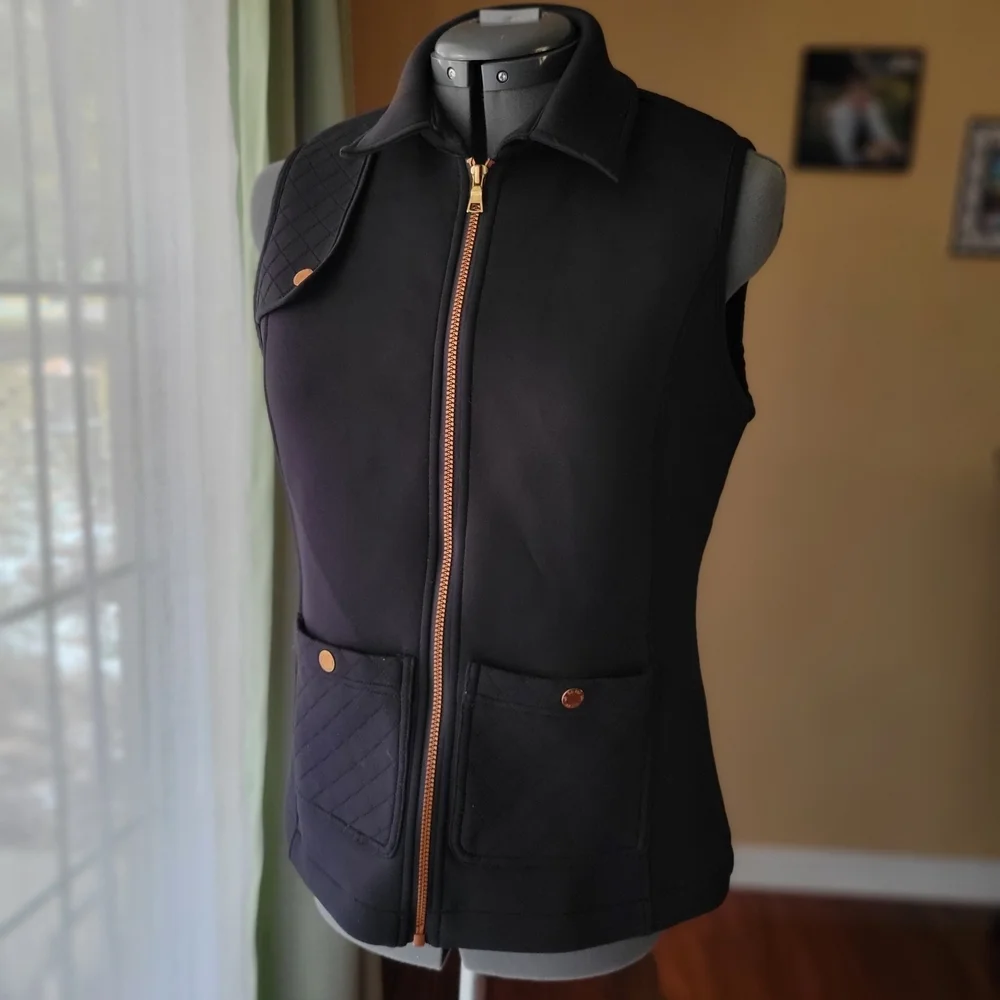 EP Pro Black Quilted Vest with Gold Accents Women's‎ Size Small